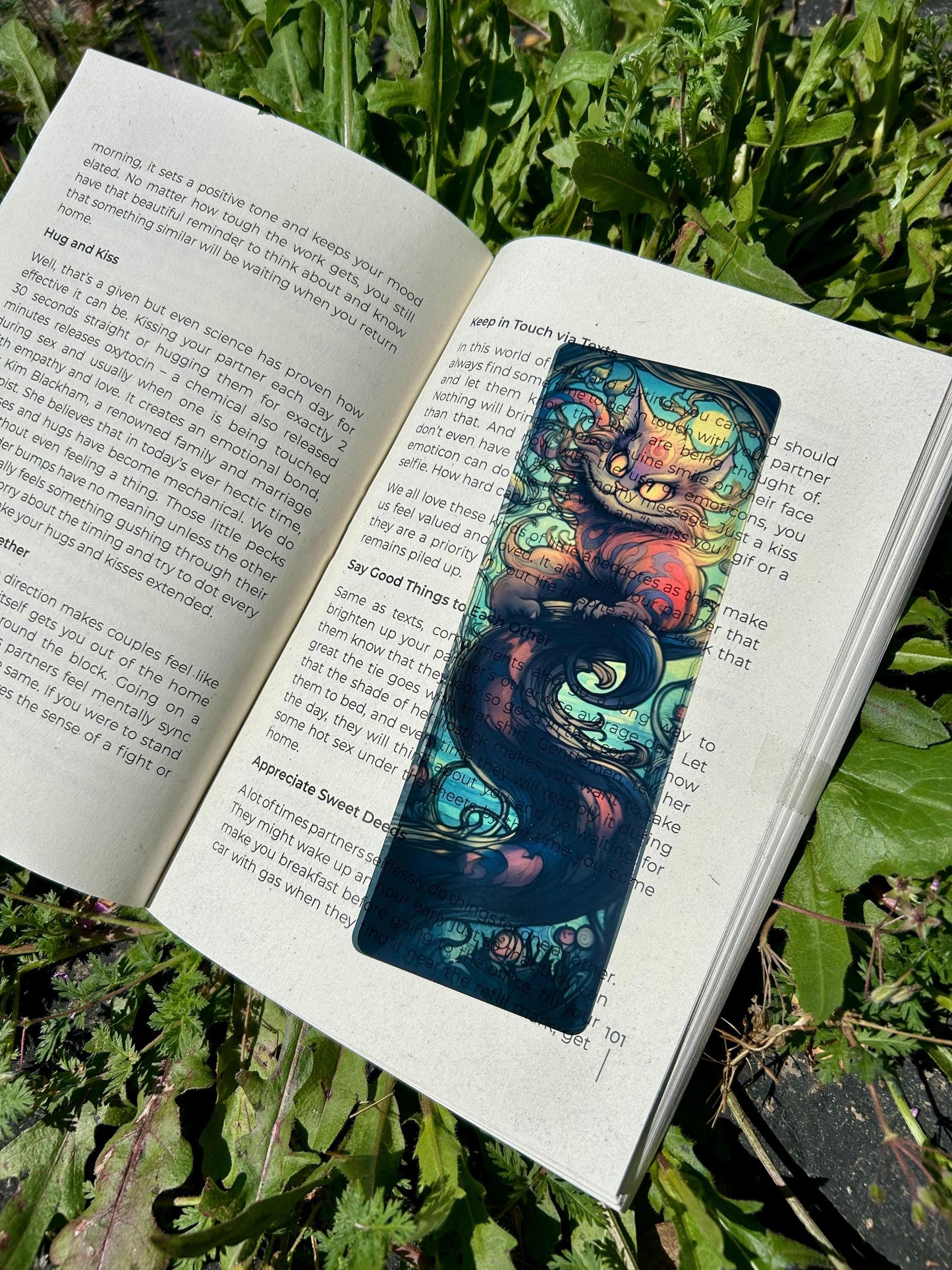 Cheshire Cat Bookmark – Grinning Feline from Wonderland, Whimsical and Mysterious Cheshire Cat, Perfect Gift for Alice in Wonderland Fans