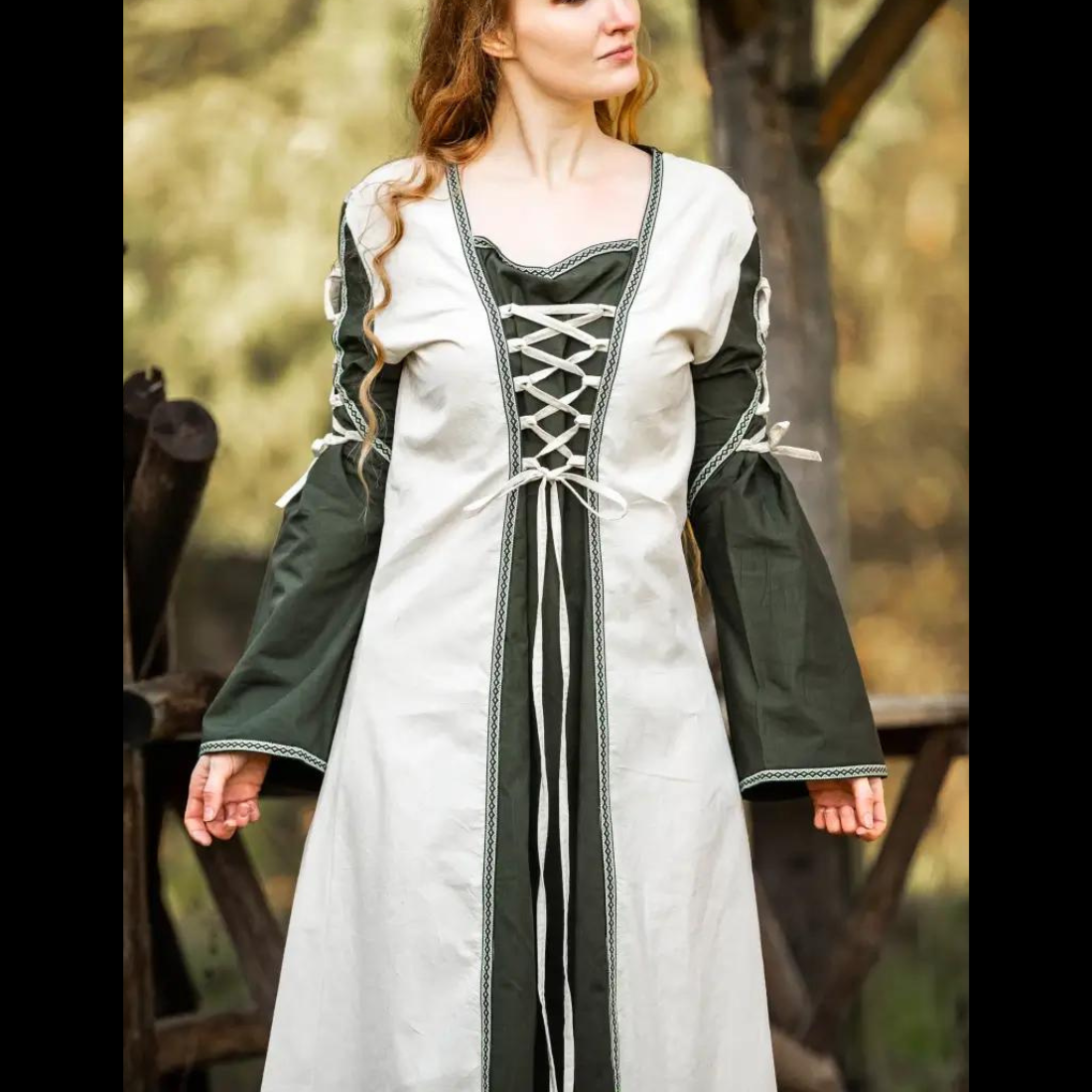 Vestido Vikingo Con Cordones - Vestido Natural y Verde con Borde