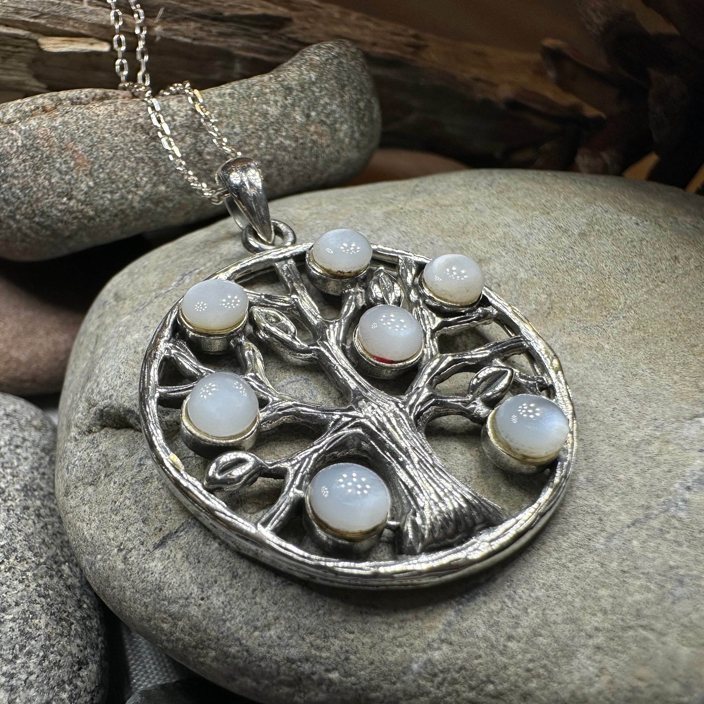 Anice Tree of Life Necklace - Mother of Pearl