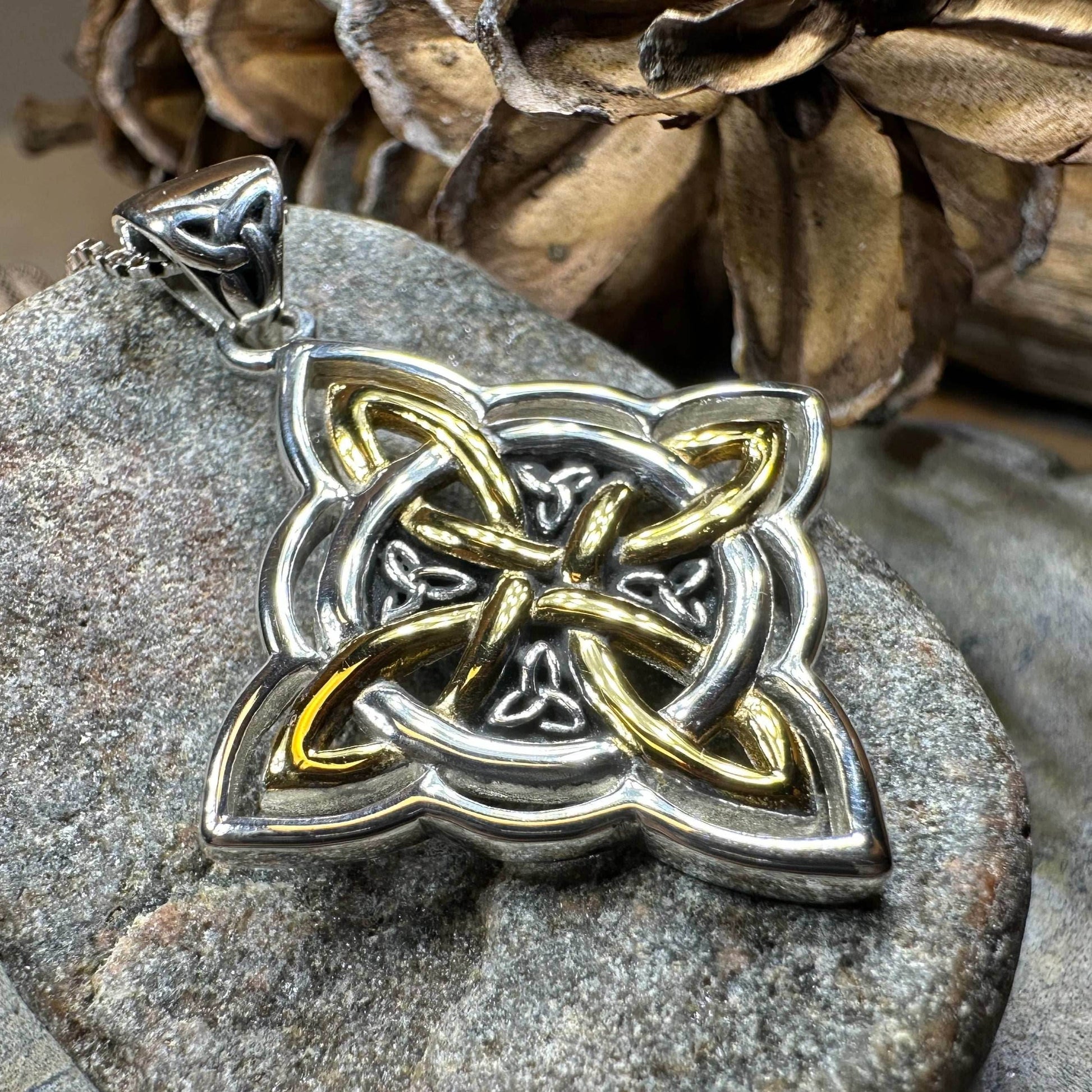 Classic Quaternary Knot Necklace - 18