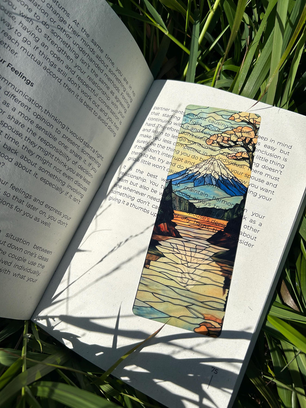 Mount Fuji Bookmark - Handcrafted Japanese Bookmark, Scenic Japan Inspired Gift, Stained Glass Bookmark, Traditional Japanese Art