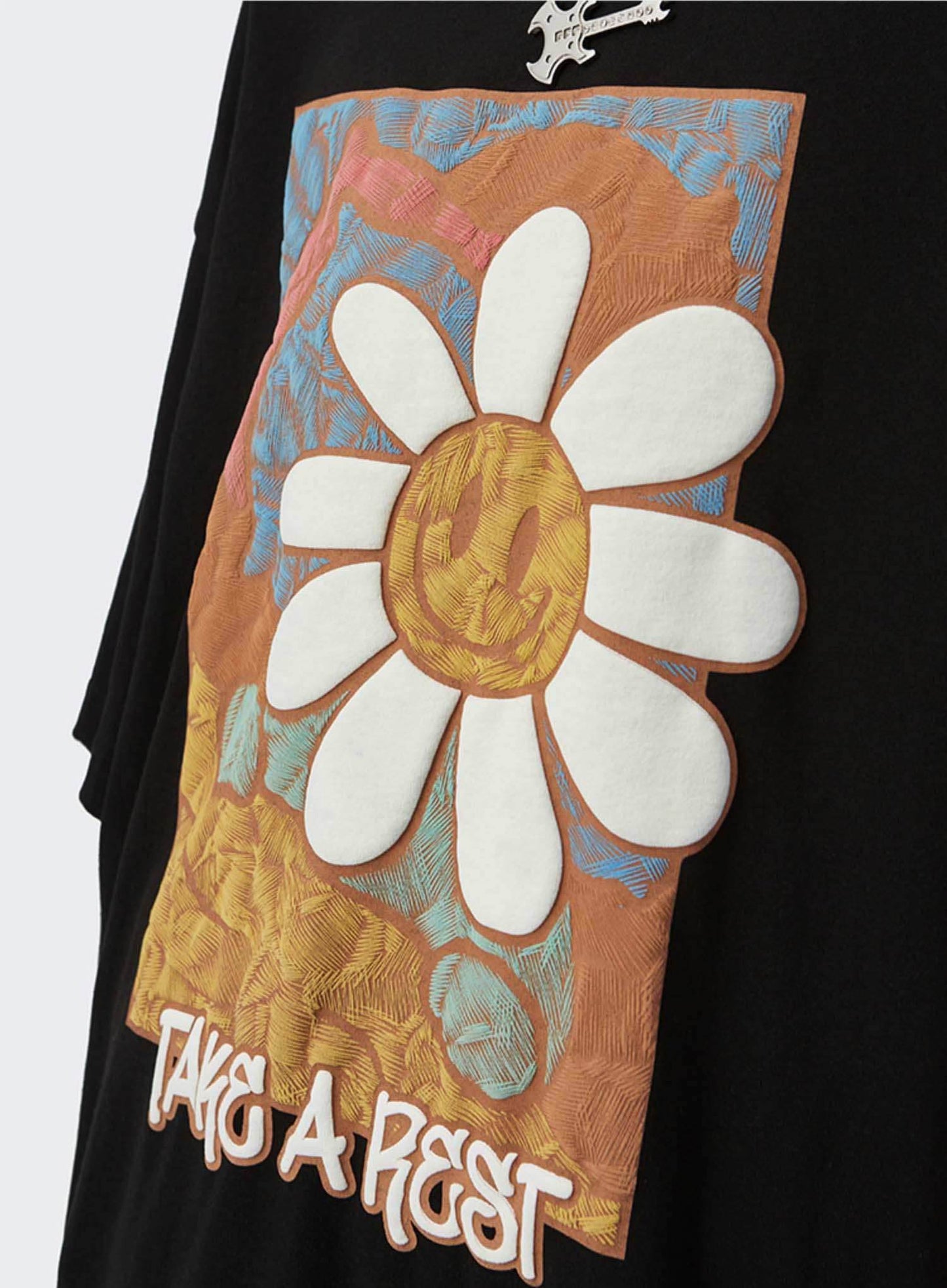 Color Artwork Daisy Tee - Black / M