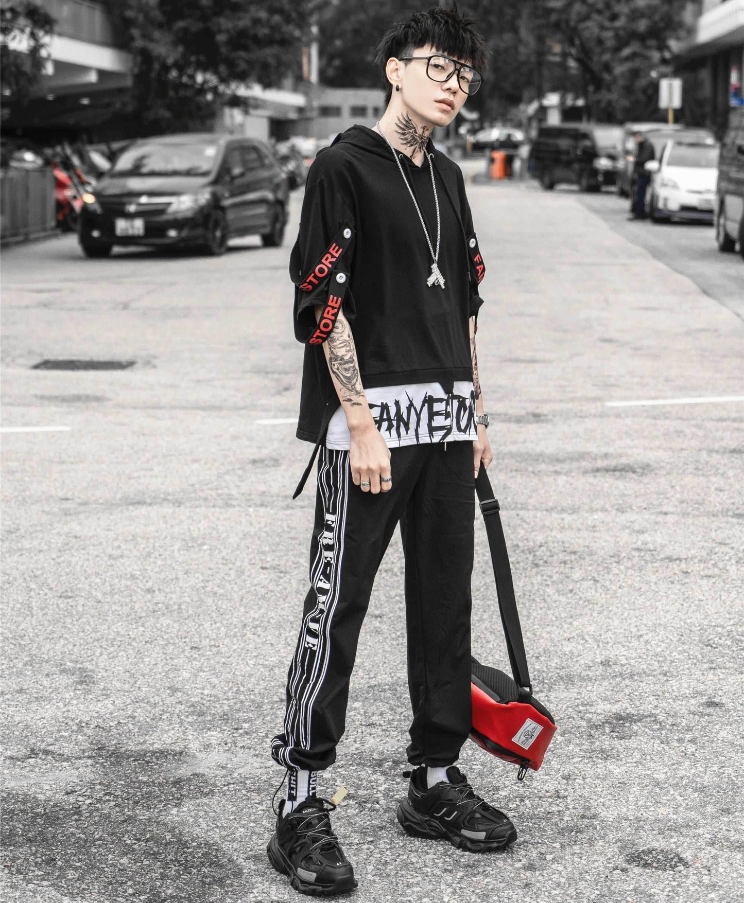 Black Solo Movement Short Sleeves Hoodie - Black / S