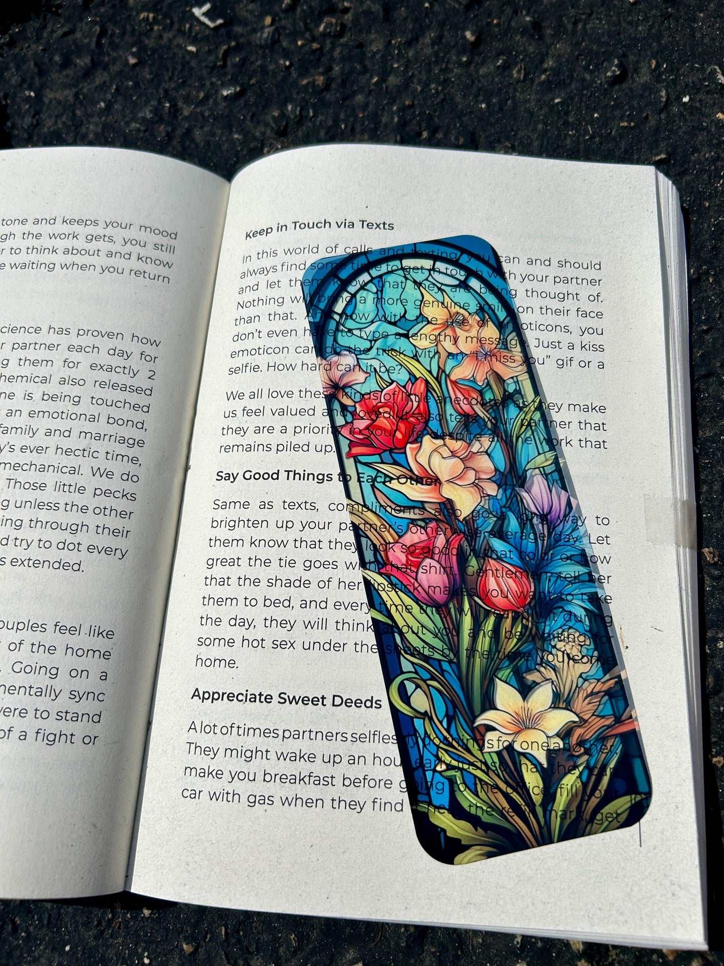 Stained Glass Bouquet Of Flowers Bookmark – Vibrant Floral Art, Nature-Inspired Gift, Unique Botanical Page Marker for Book Lovers