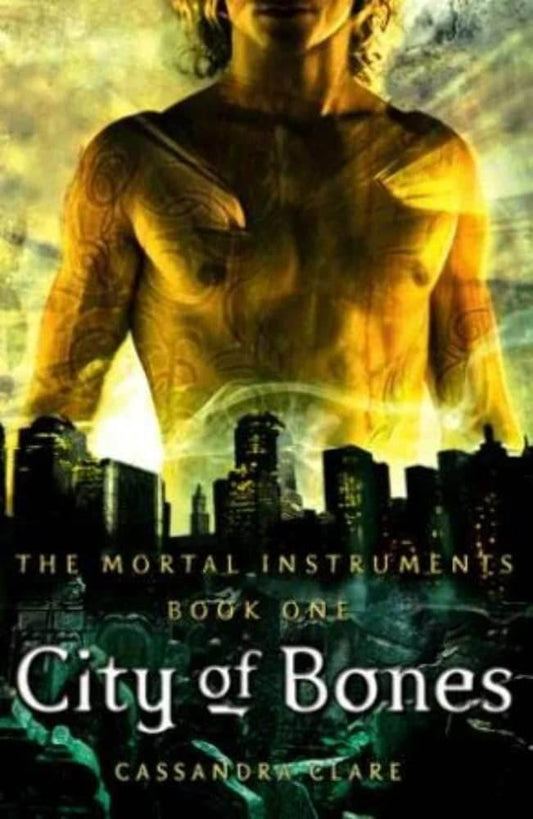 City of Bones (The Mortal Instruments, Book 1) by Cassandra Clare - 
