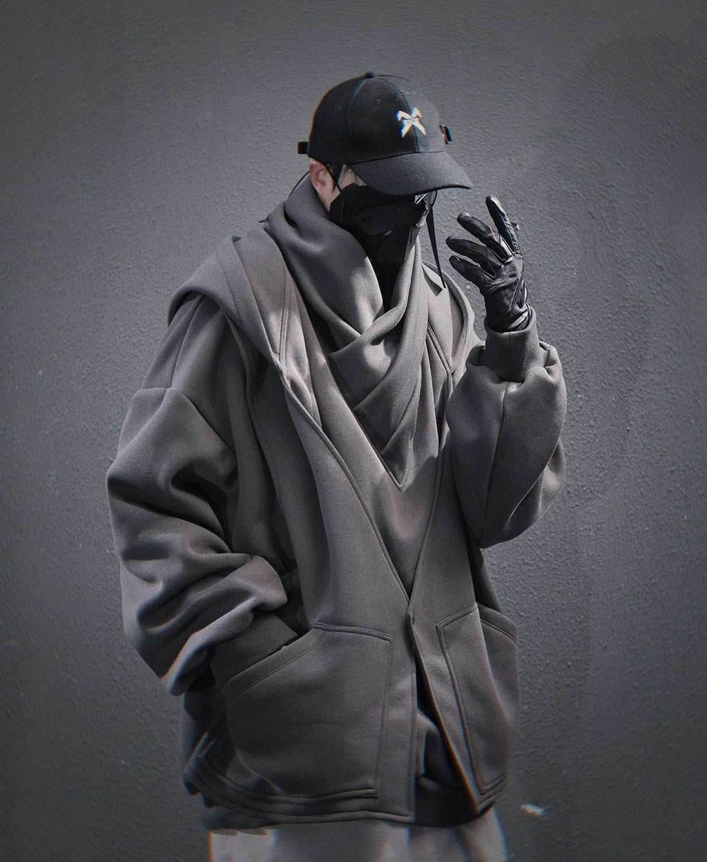 HiH57 Grey Assassin Hoodie - M