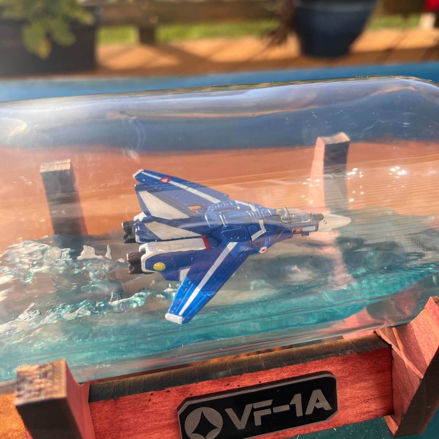 Macross Robotech Max Sterling VF-1A in a Bottle - With Stand