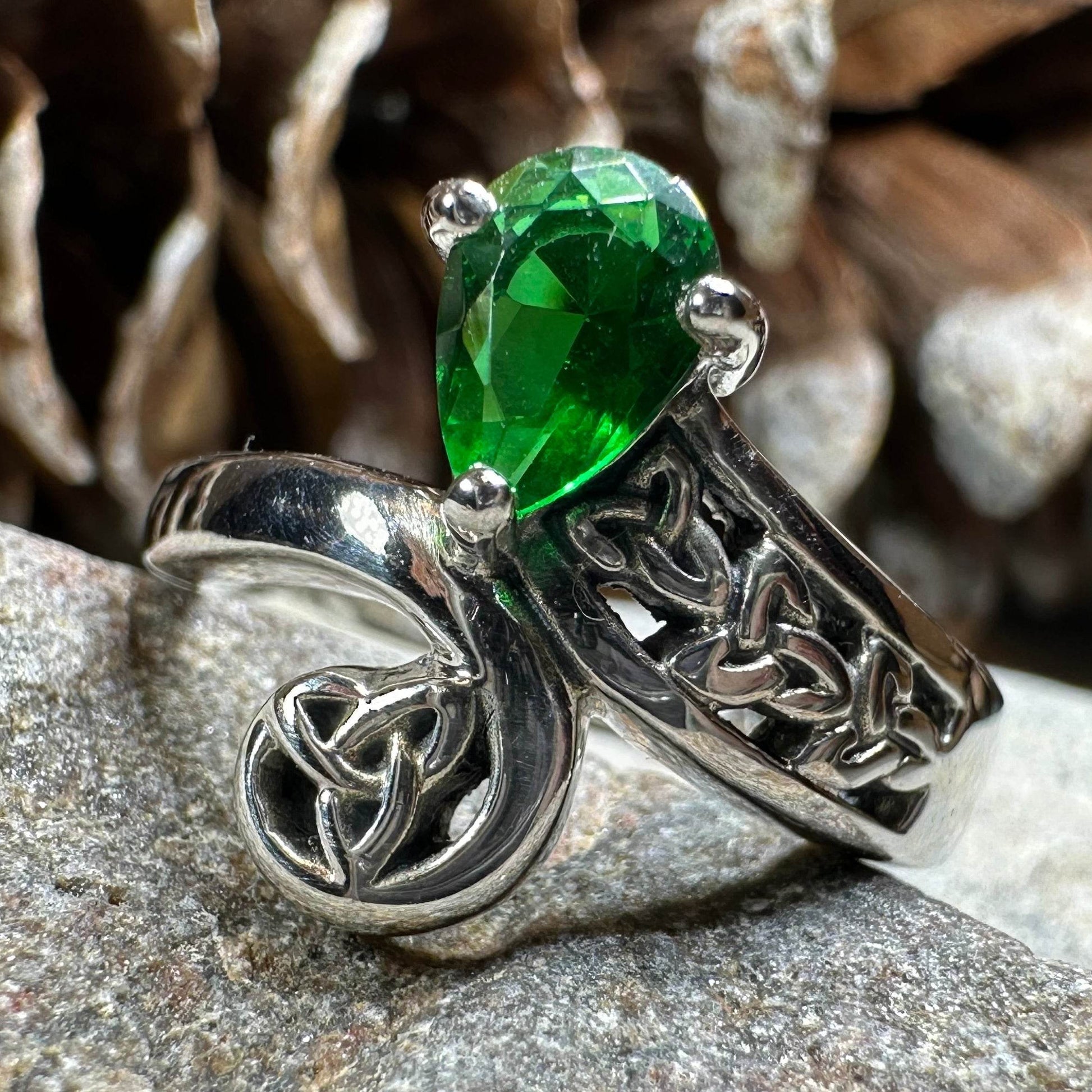 Emerald Dream Trinity Knot Ring - 4