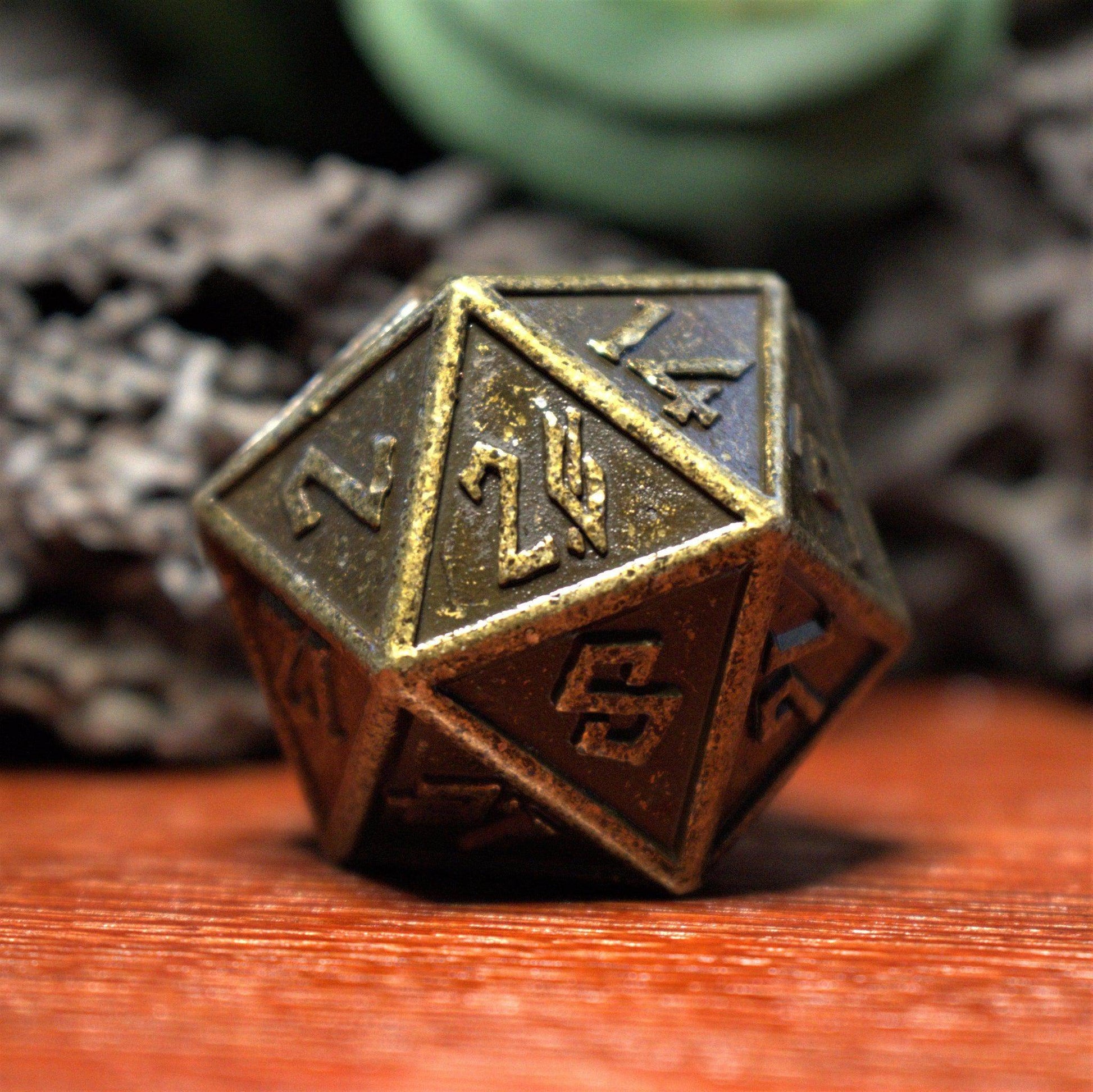 Battle-Worn Gold Metal 35mm D20 - 
