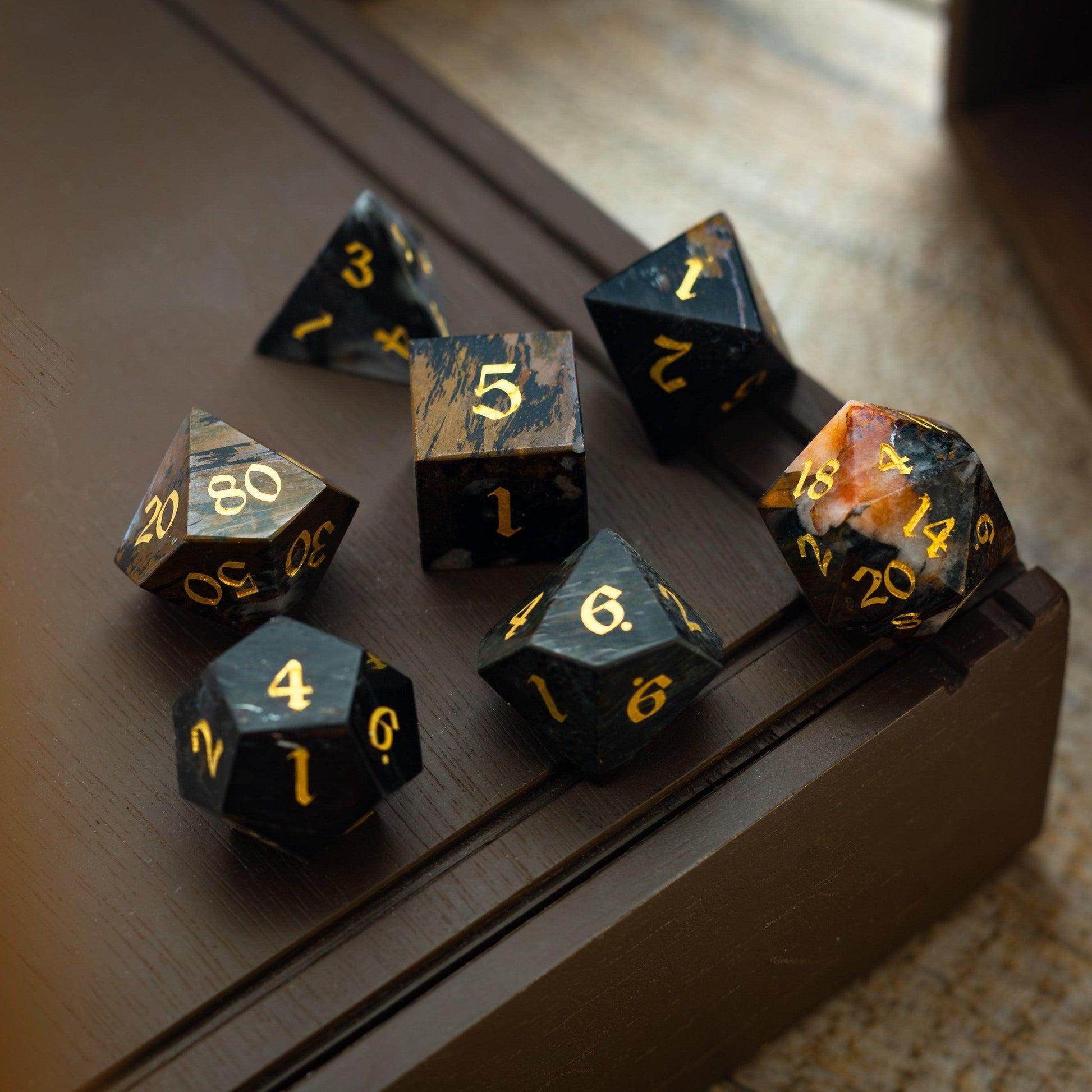 Black Gemstone Eagle Eye Hand Carved DND Dice Set - Full Set And Free Dice Box