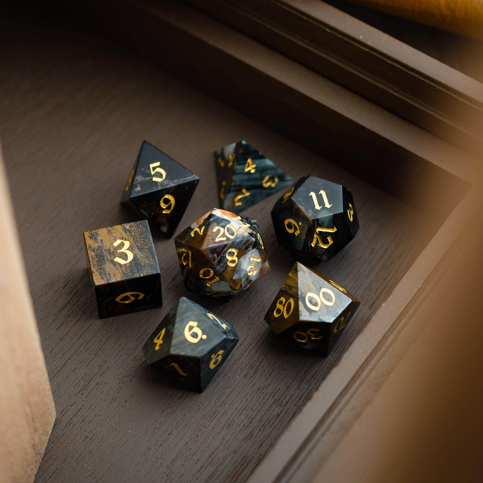 Black Gemstone Eagle Eye Hand Carved DND Dice Set - Full Set And Free Dice Box