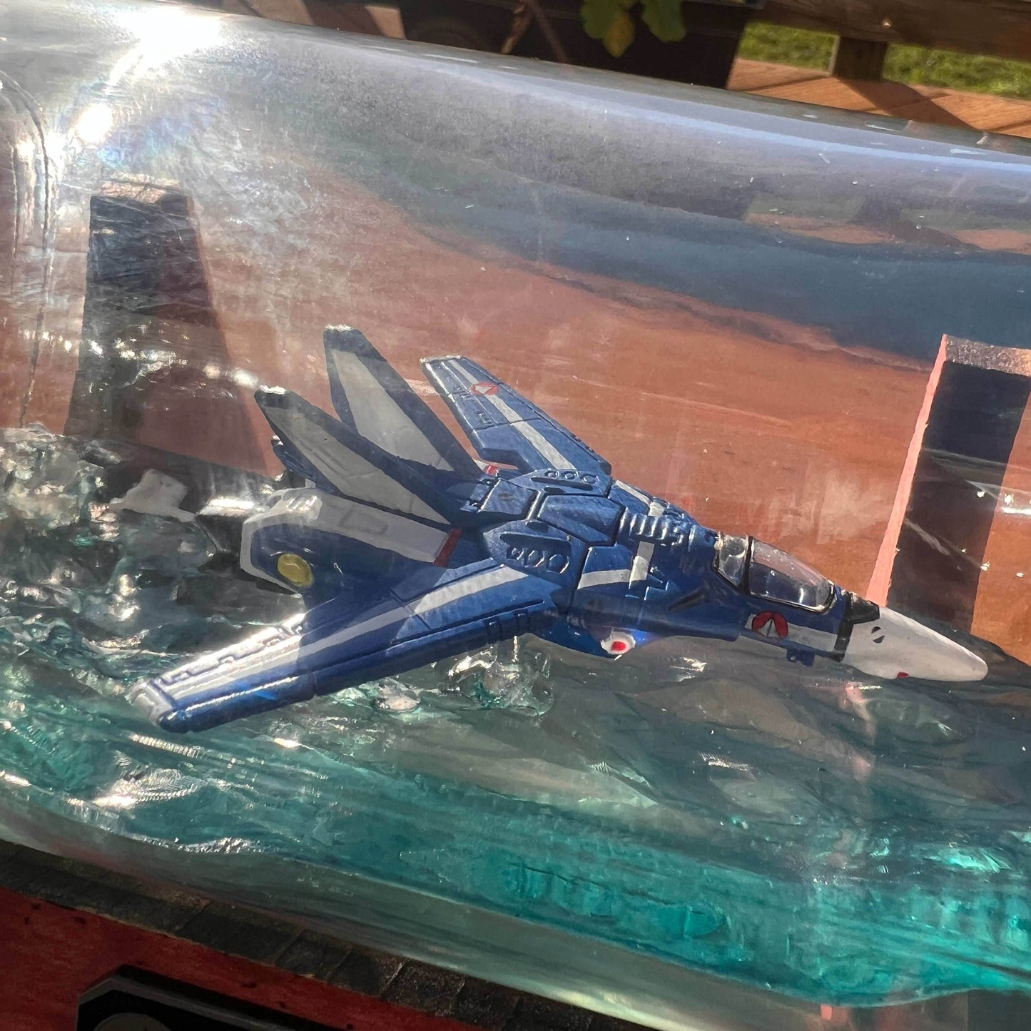 Macross Robotech Max Sterling VF-1A in a Bottle - With Stand