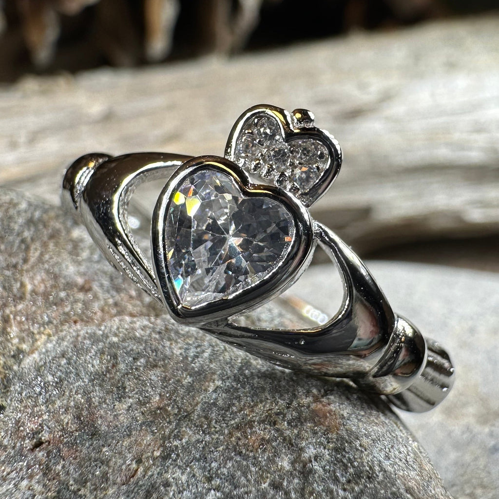 Debutante Claddagh Ring