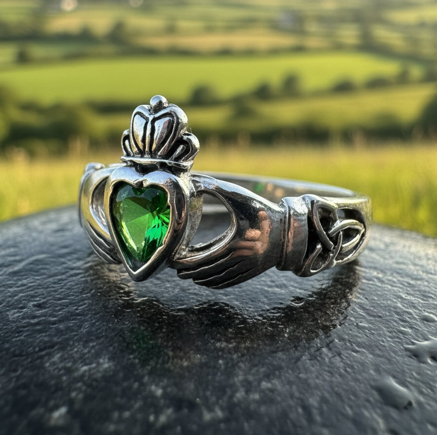 Claddagh Trinity Knot Ring