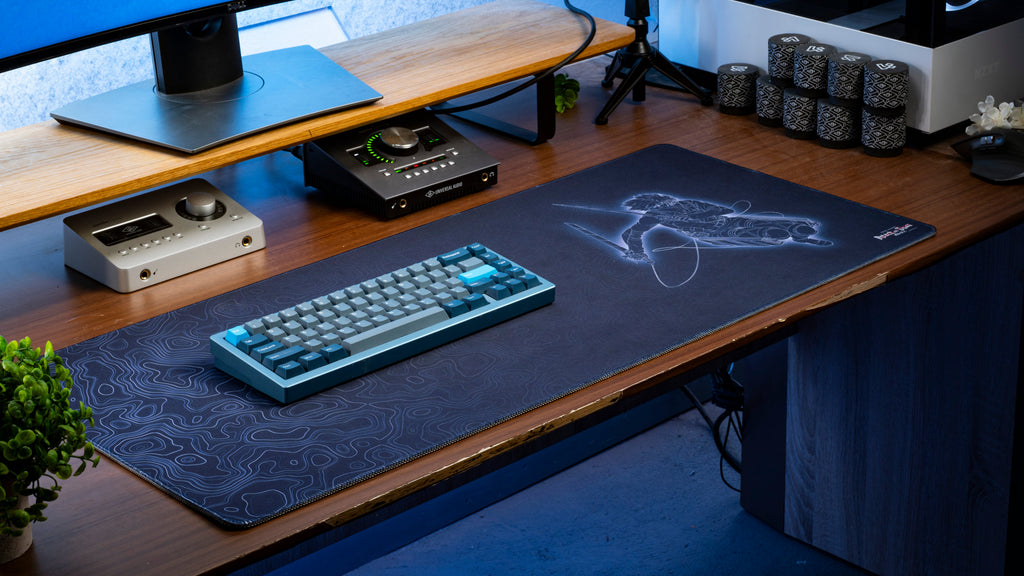 Attack on Titan Topo Desk Mat