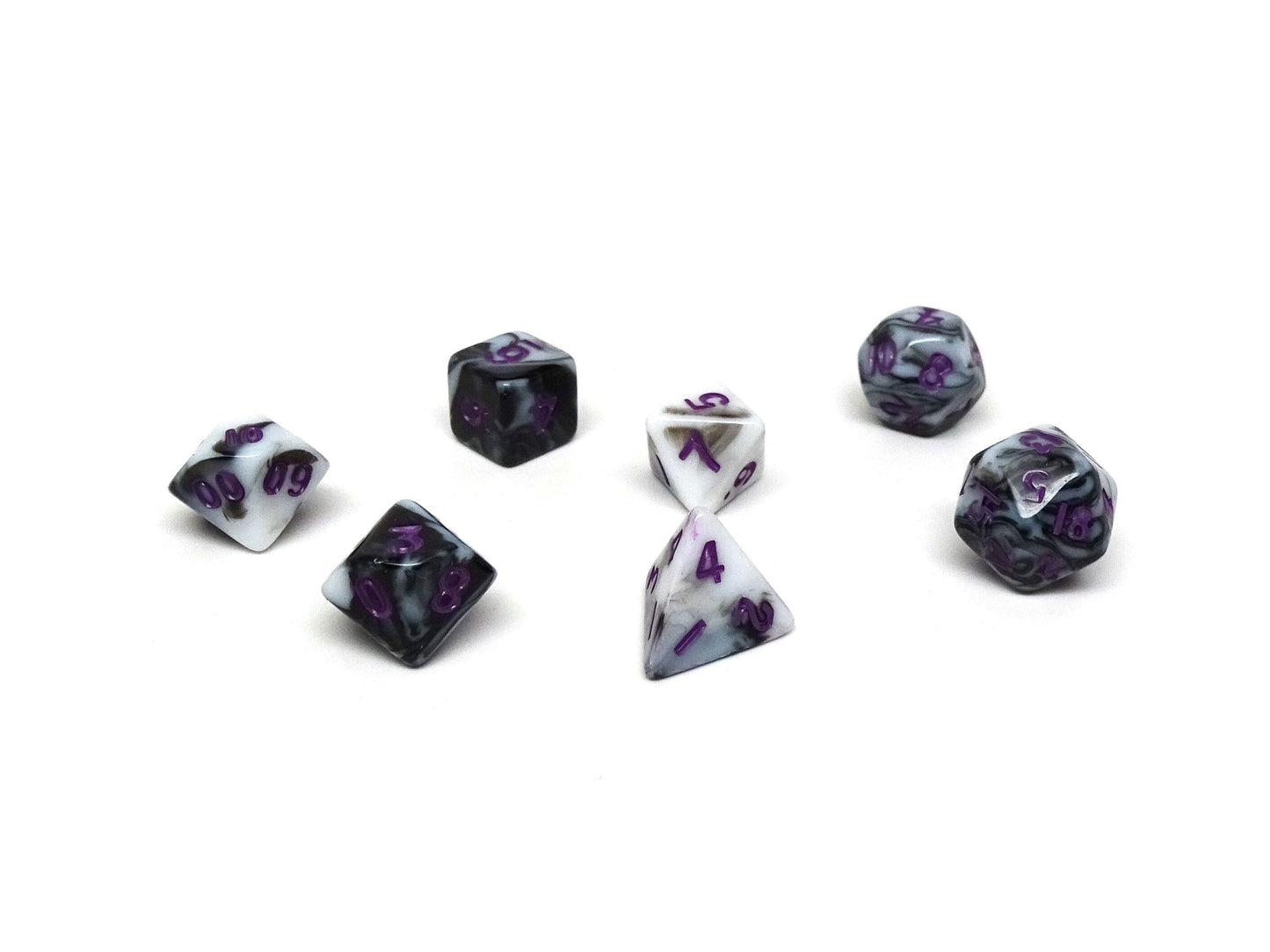 Jeu de mini dés marbrés de 10 mm avec numérotation violette