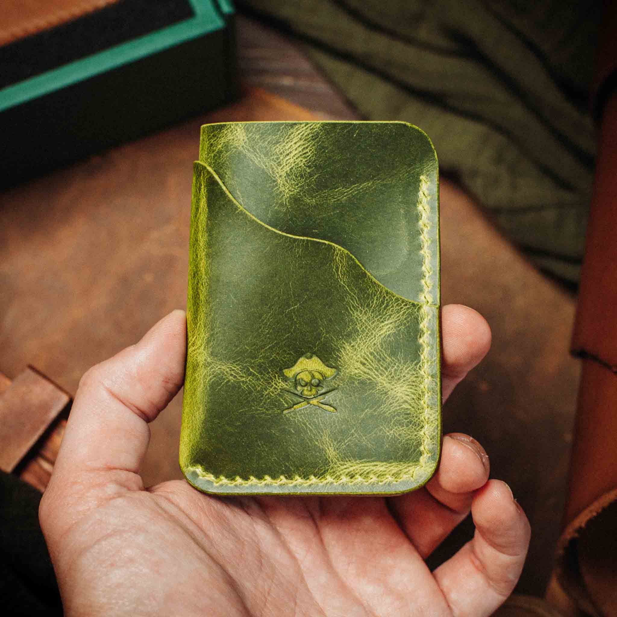 Venturer v2 – Minimalist Leather Wallet