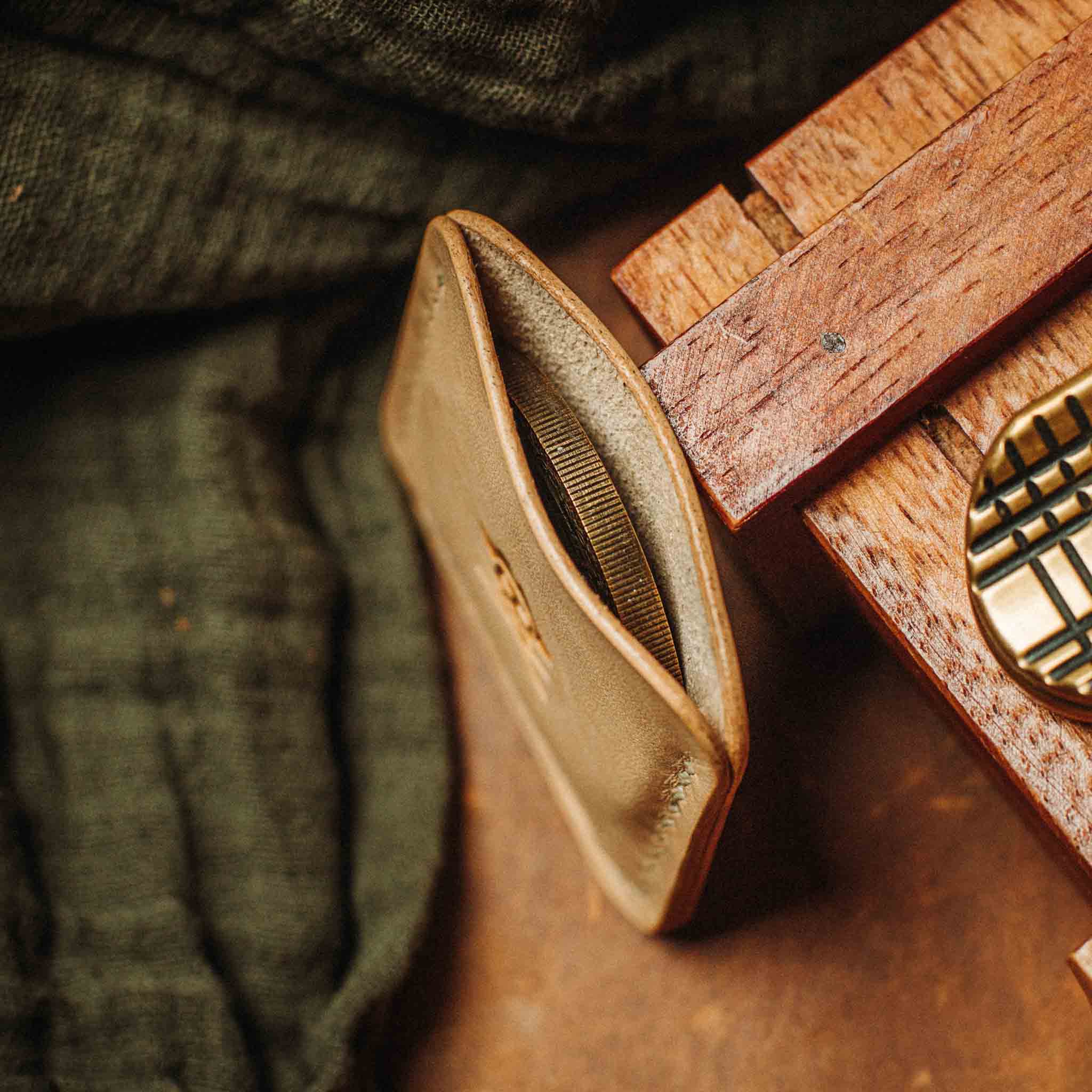 Peso Pocket v3 – Leather Challenge Coin Slip | Pirate Goods