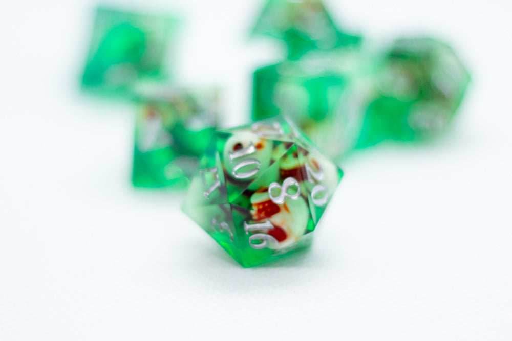 Teal Green Skull Inclusion 7-Dice Set Resin Sharp Edge RPG DND (Limited Stock) - 
