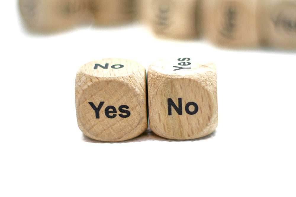 10-Pack Yes/No Dice Wooden 16mm d6 w/Black Rounded Corners - Wood Dice - 