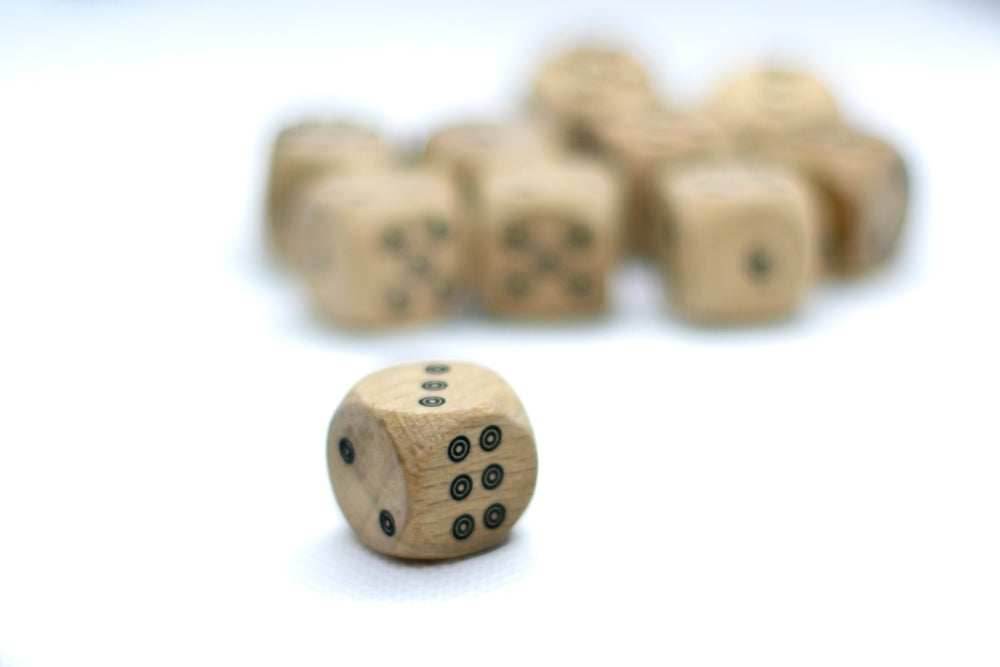 10-Pack Birds-Eye Wooden 16mm d6 Dice w/ Black Dots Rounded Corners - Wood Dice - 