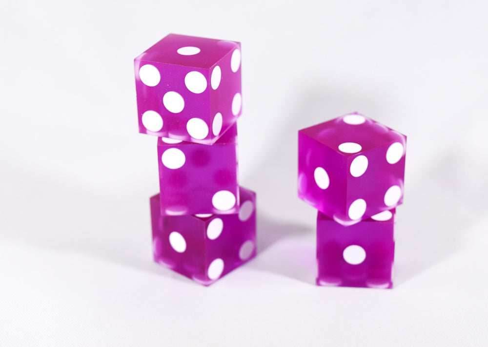 Purple Casino Dice d6 19mm Razor Edge No Serial Numbers or Names Clean - 1 Die