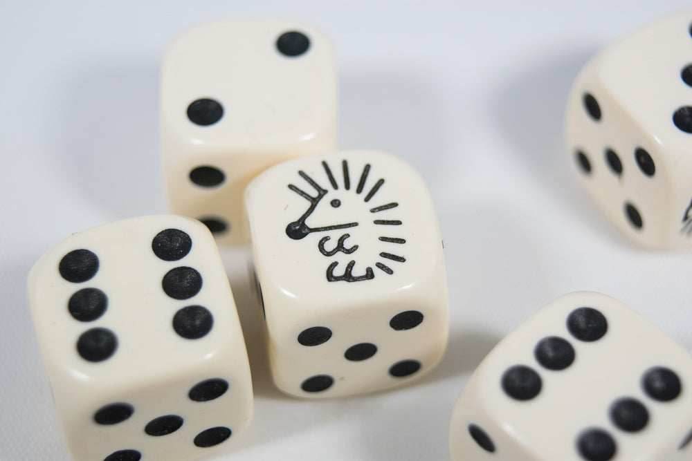 Hedgehog Opaque Dice 16mm D6 Koplow Dice - with Black Pips - 1 Die