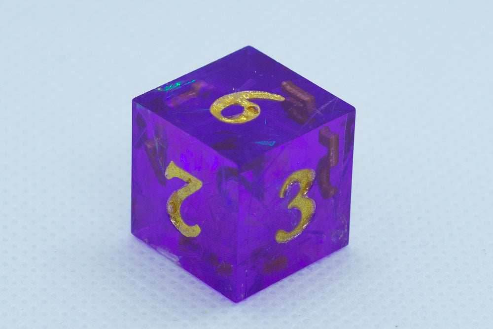 Pinnacle of Purple Sharp Edge Resin d6 / d20-Dice (Purple w/ Gold Numbers) - d6 IMPERFECT
