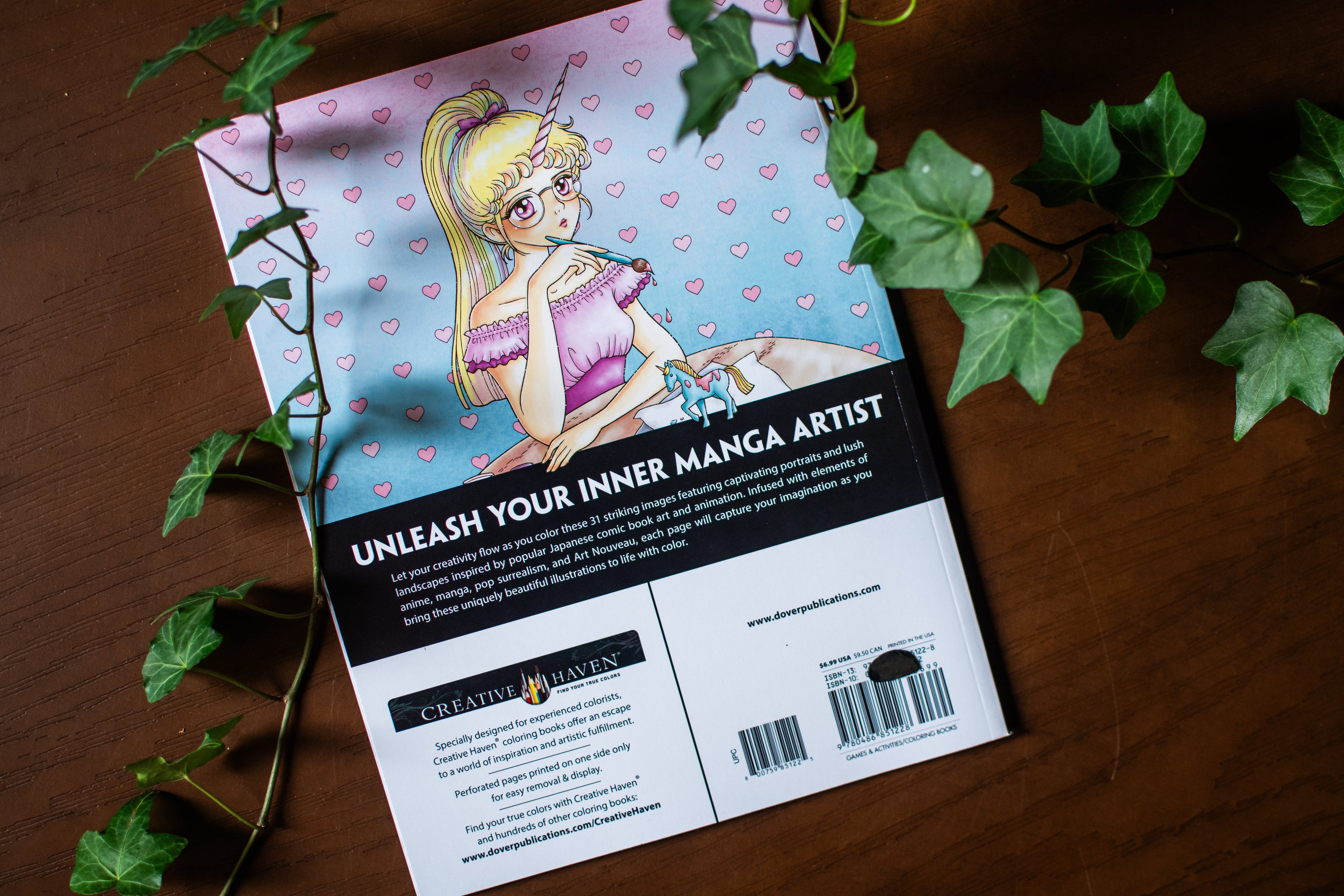 Creative Haven Manga Muses Coloring Book: Inspiring Anime, Manga, & Pop Surrealist Designs (Adult Coloring Books: Fantasy)