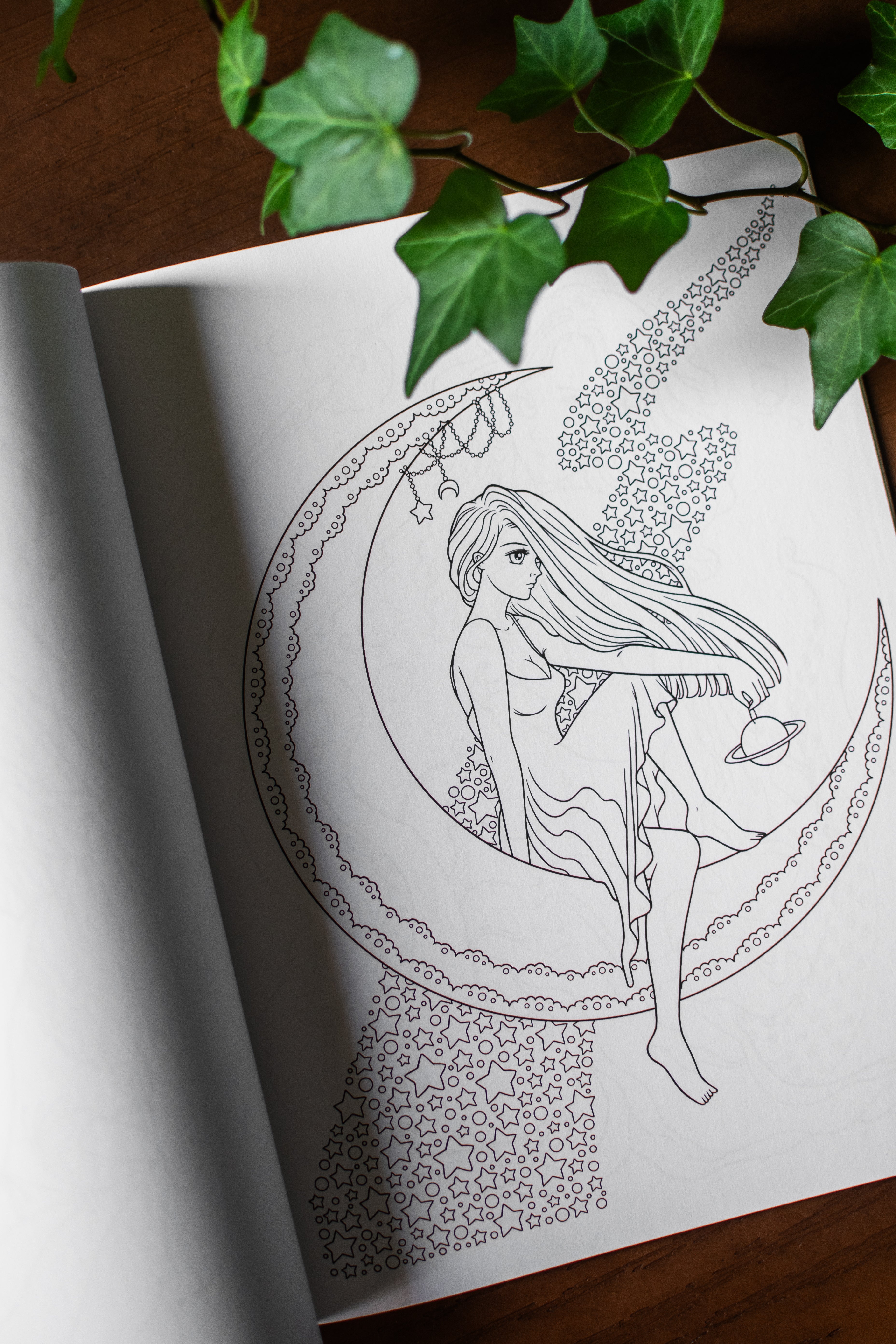 Creative Haven Manga Muses Coloring Book: Inspiring Anime, Manga, & Pop Surrealist Designs (Adult Coloring Books: Fantasy)