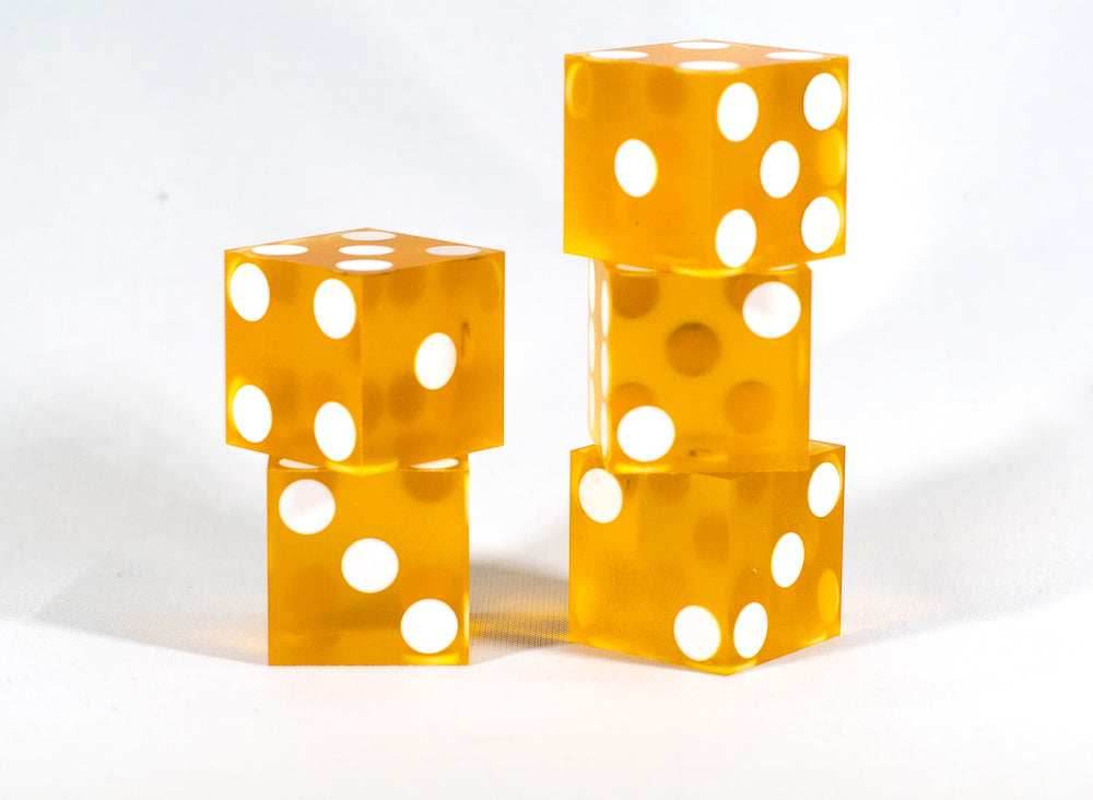 Orange Saffron Casino Dice d6 19mm Razor Edge No Serial Numbers or Names Clean - 1 Die