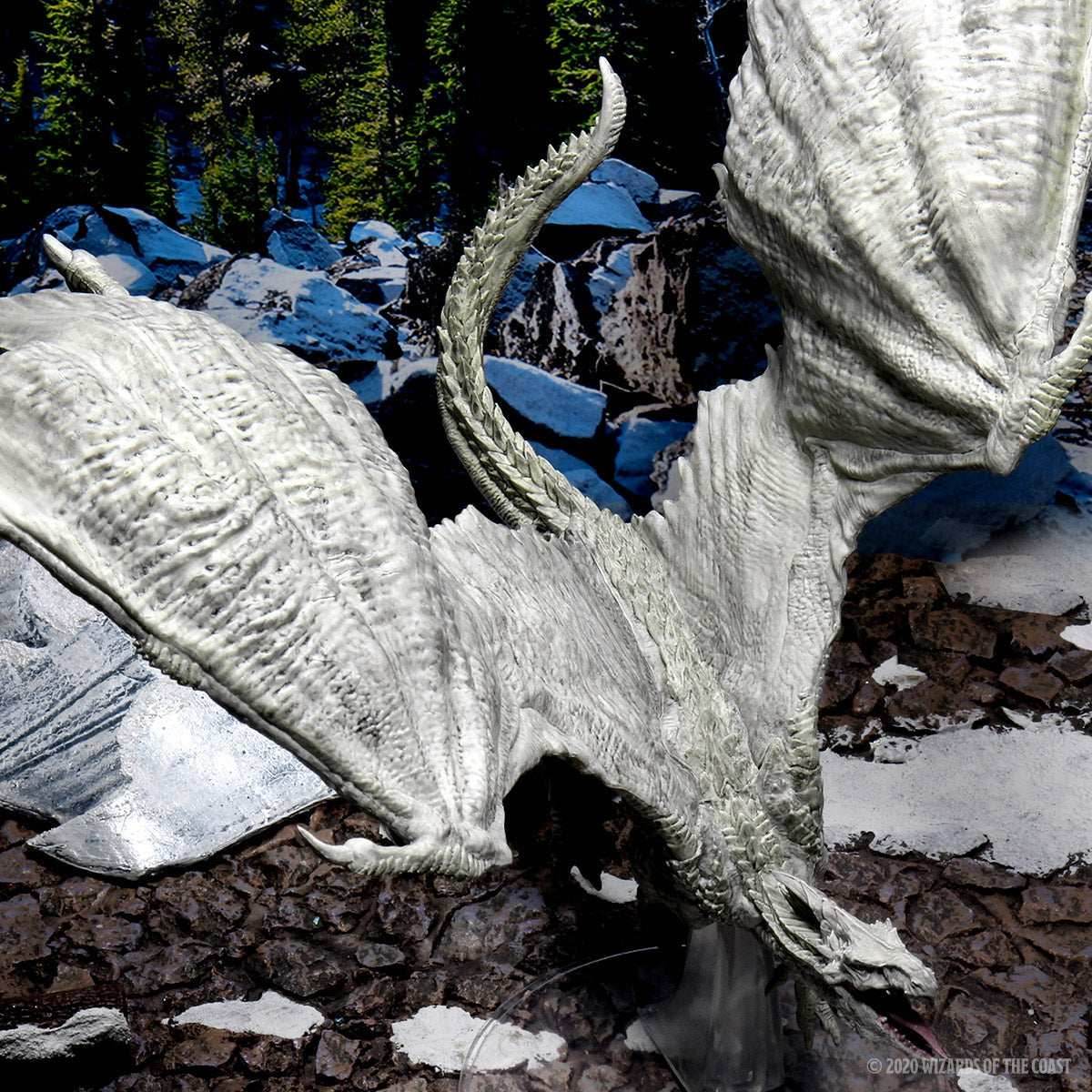 D&D: Icons of the Realms - Adult White Dragon Premium Figure - 