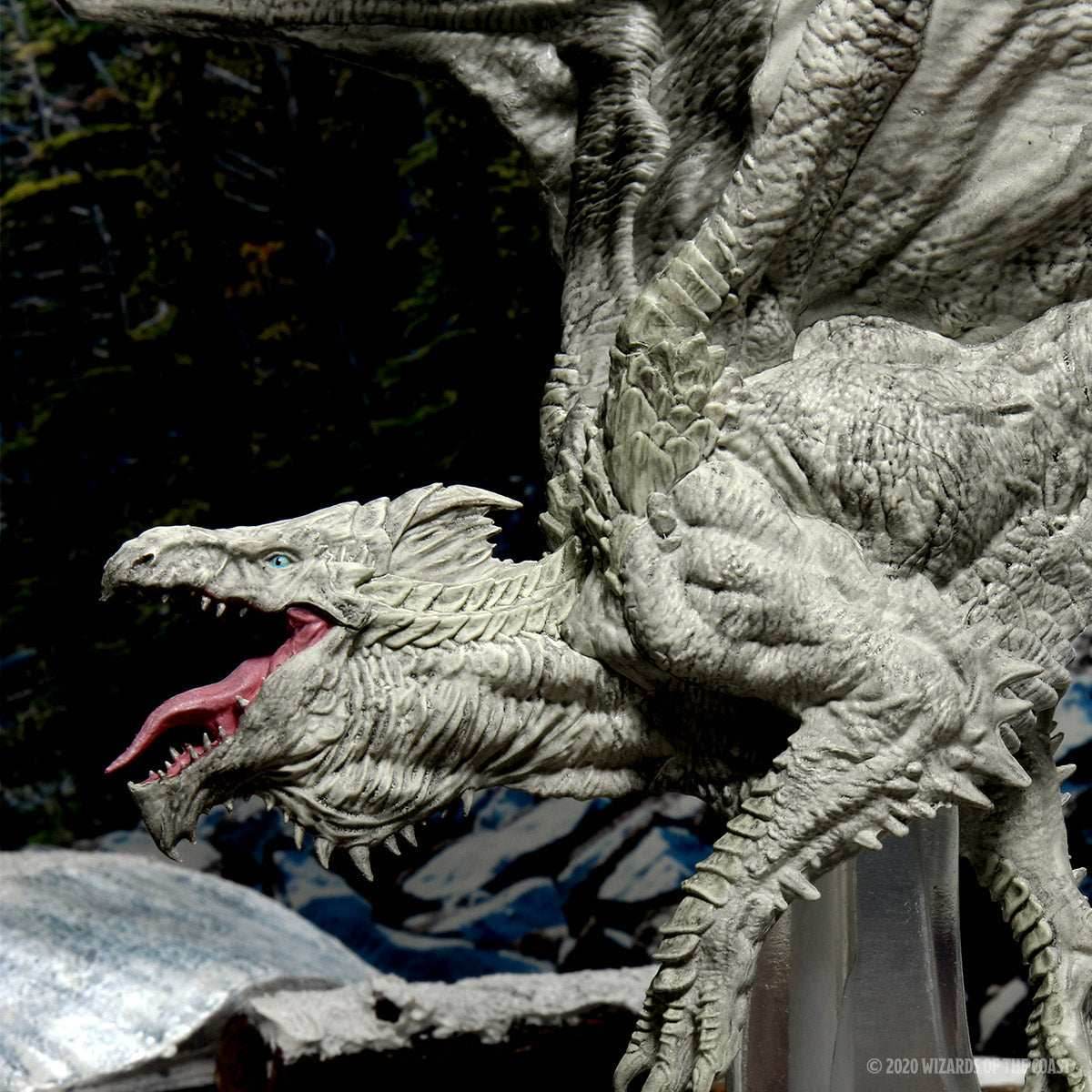 D&D: Icons of the Realms - Adult White Dragon Premium Figure - 