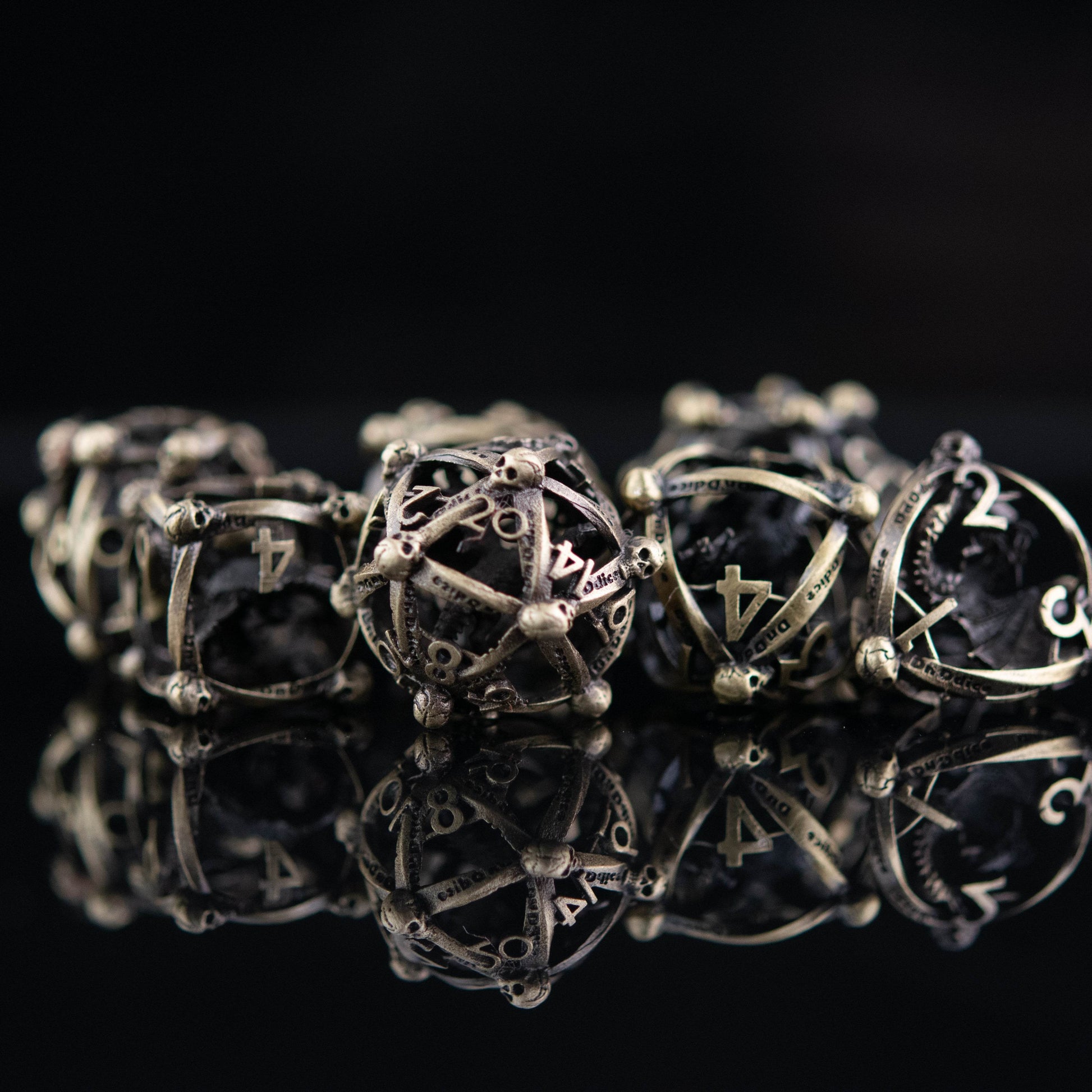 Draco Immortui Hollow Metal Dice Set - Champagne Gold - 