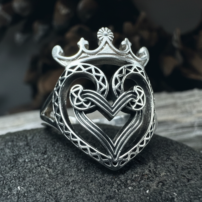 Lady of Skye Luckenbooth Ring