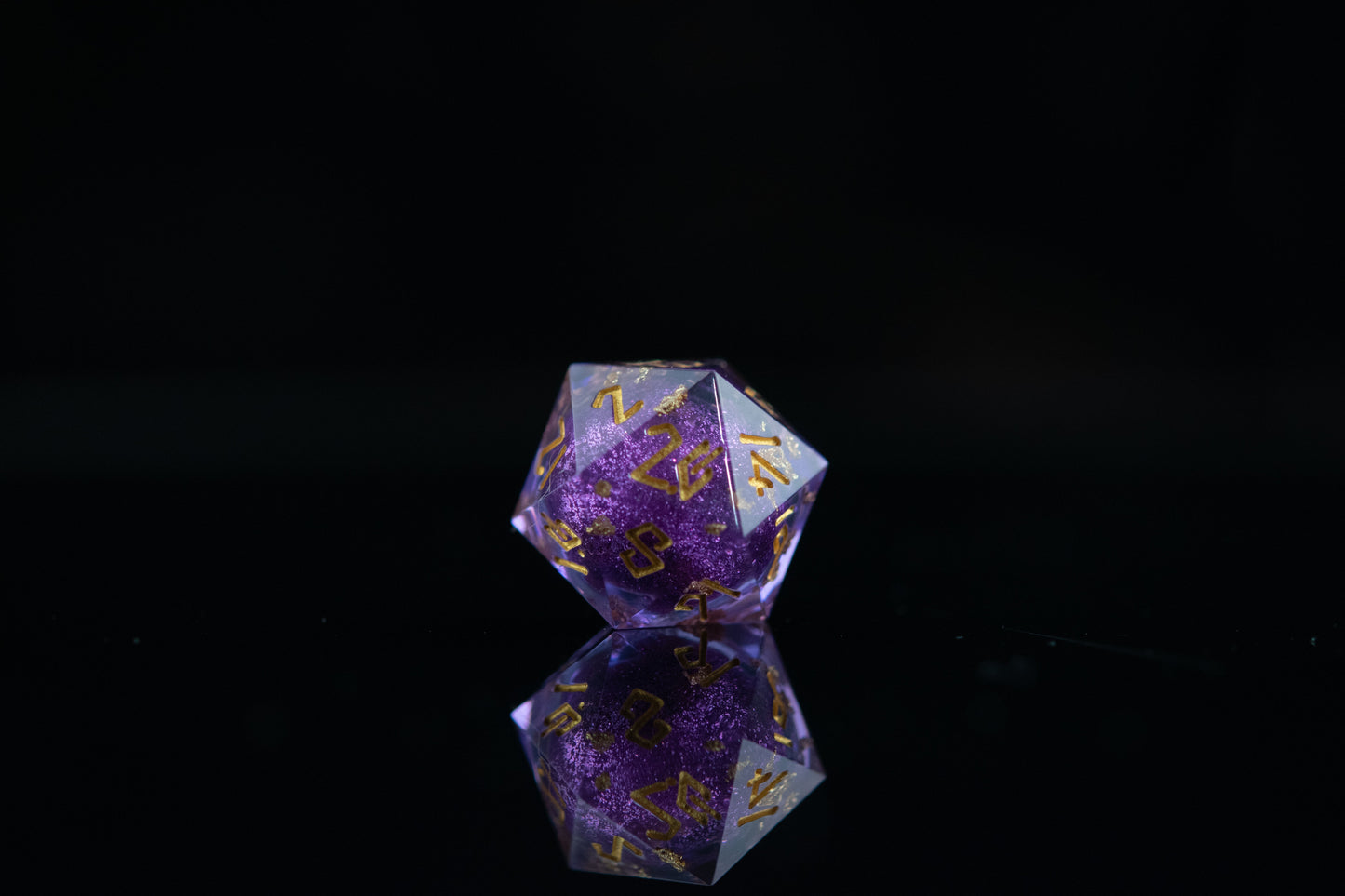 Juego de dados de núcleo líquido de mago púrpura