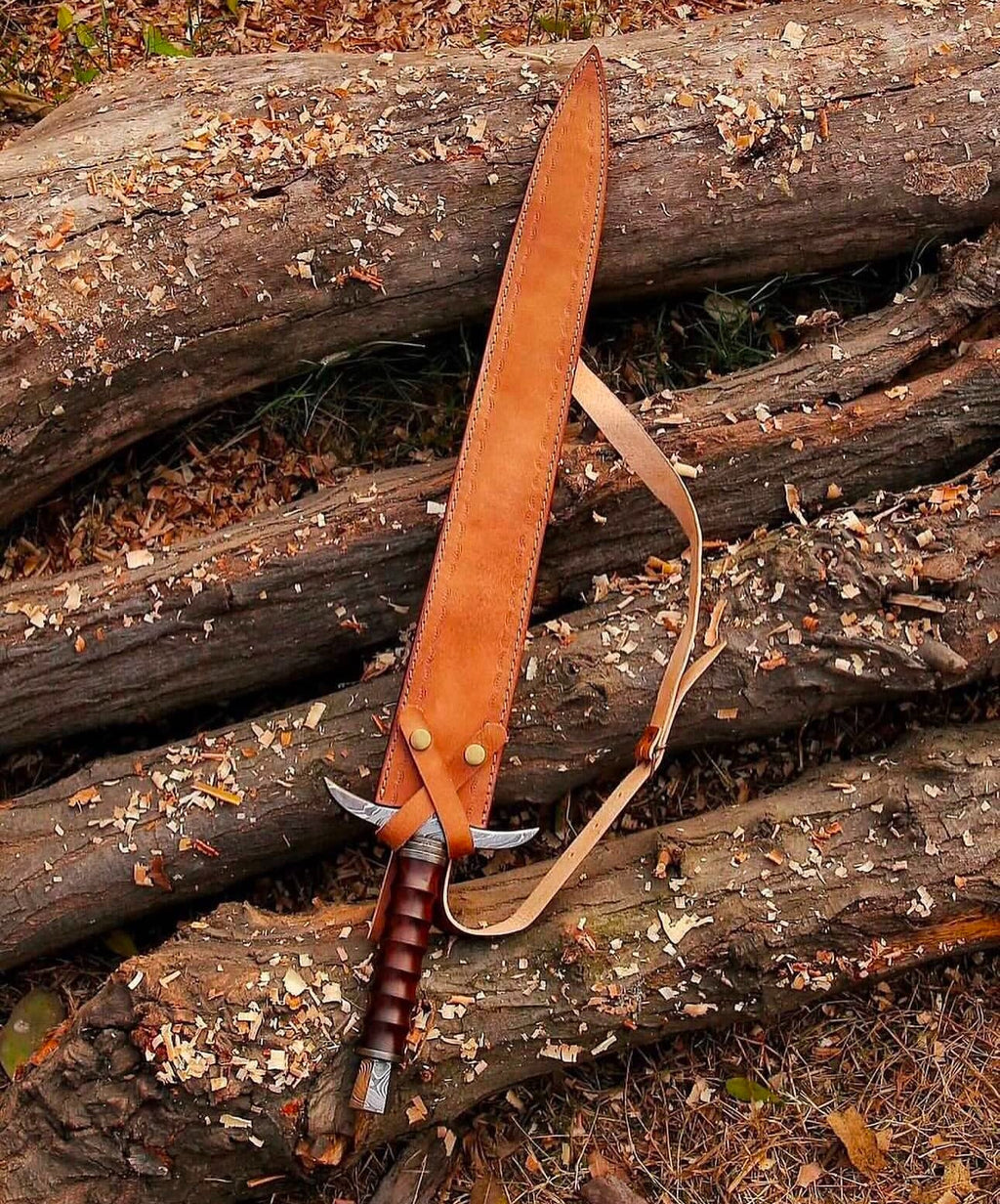 Kingslayer Arming Sword with Damascus Blade