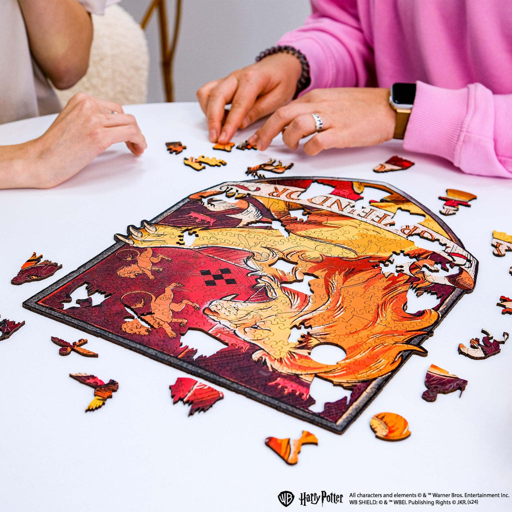 Wooden jigsaw puzzle Harry Potter Gryffindor™ Gameplay