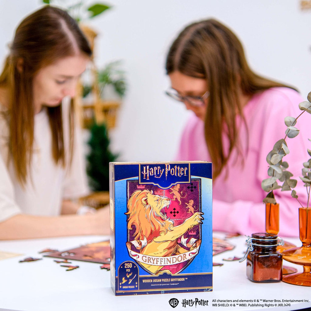Wooden jigsaw puzzle Harry Potter Gryffindor™ Gameplay