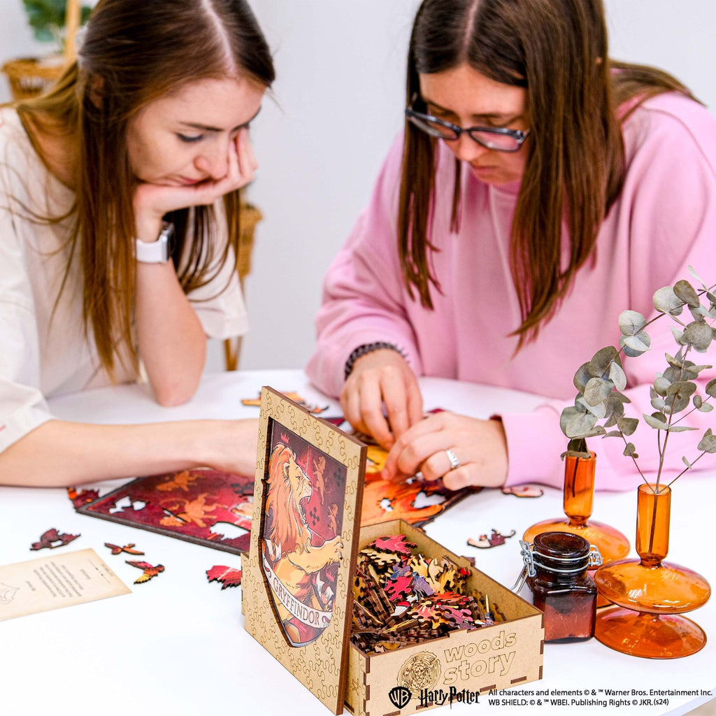 Wooden jigsaw puzzle Harry Potter Gryffindor™ Gameplay
