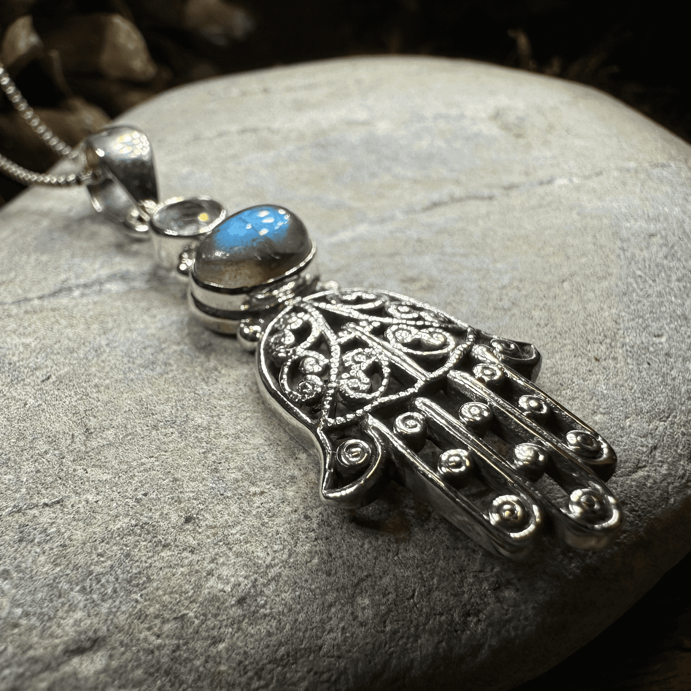 Hamsa Hand Labradorite Necklace - 18