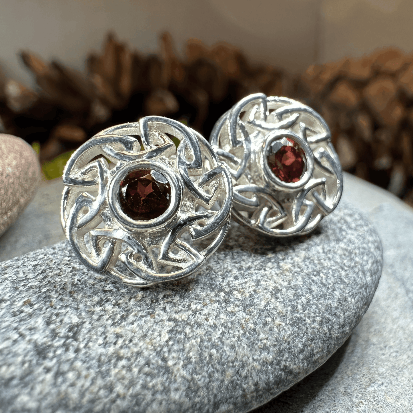 Alfiva Celtic Earrings - Garnet