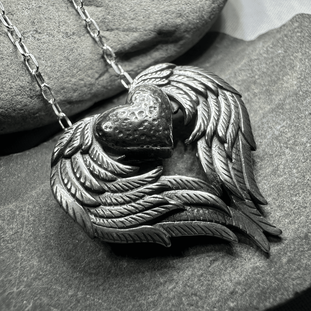 Seraphina Angel Wings Necklace - 18