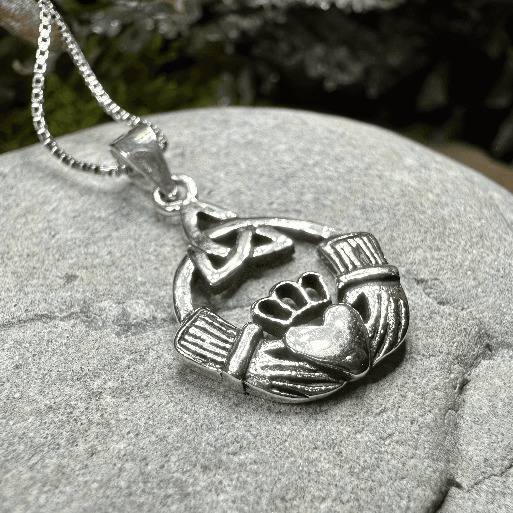 Ireland Claddagh Necklace - 18