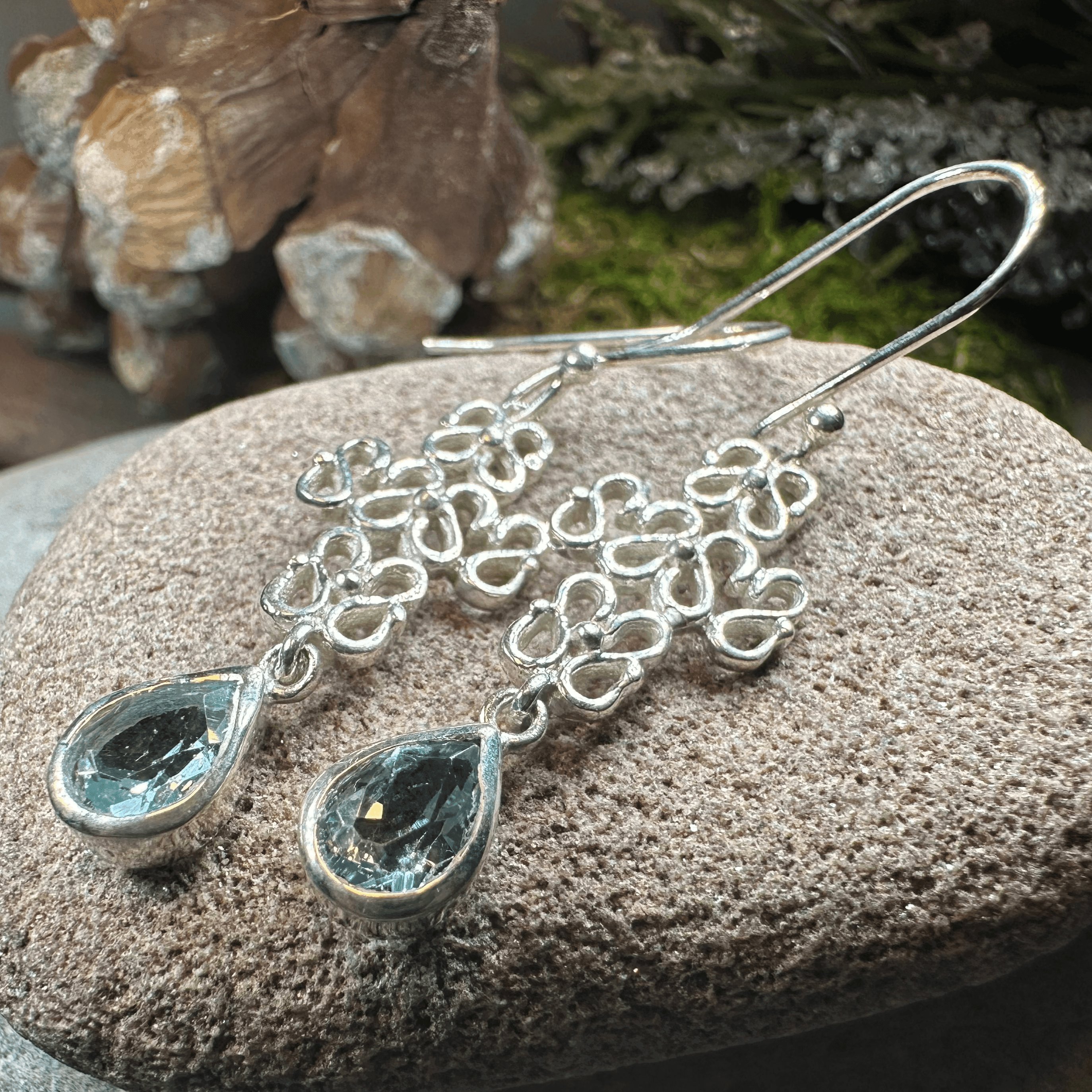 Leanna Celtic Knot Earrings - Peridot