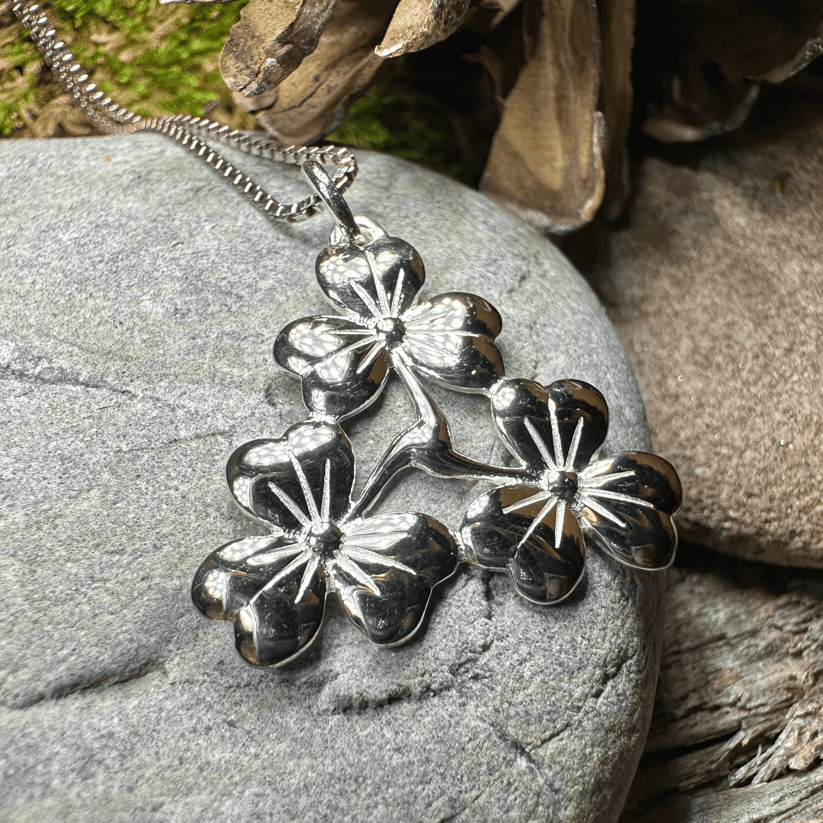 Triple Shamrock Necklace - 18