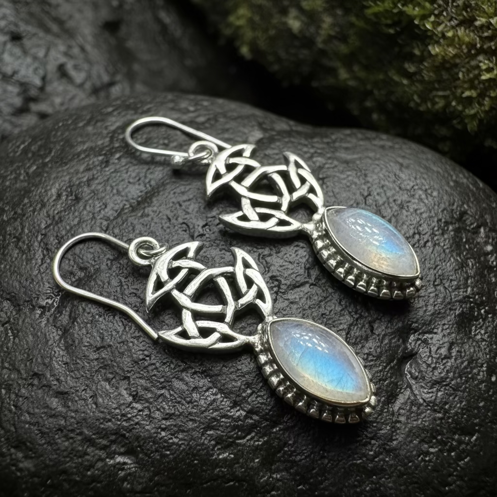 Laidir Celtic Knot Earrings