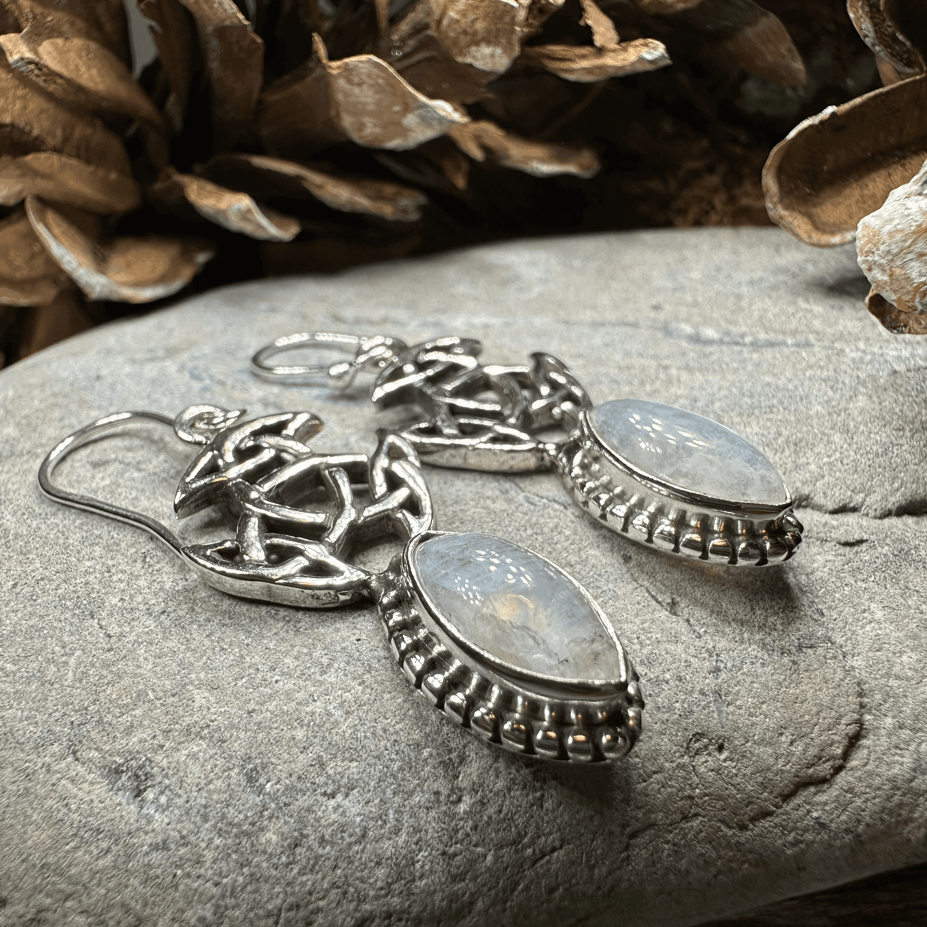 Laidir Celtic Knot Earrings - Moonstone
