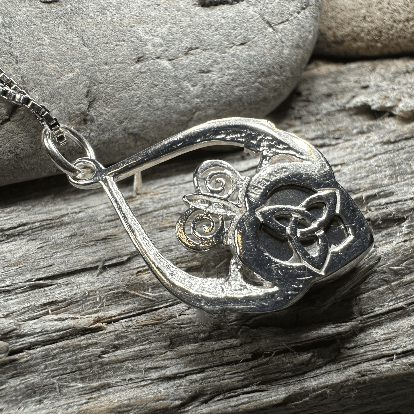 Juliet Claddagh Necklace - Silver / 18