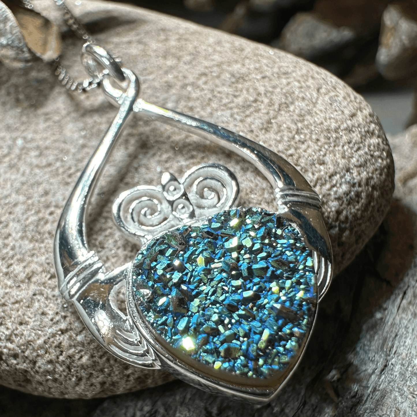 Juliet Claddagh Necklace - Silver / 18